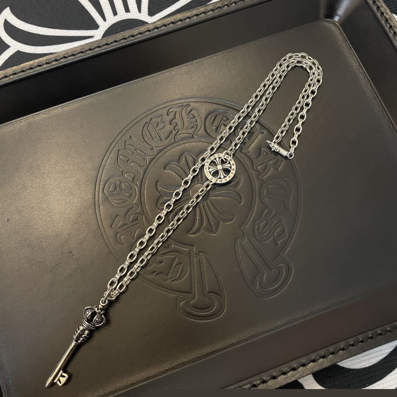 Ch**me He**ts necklaces